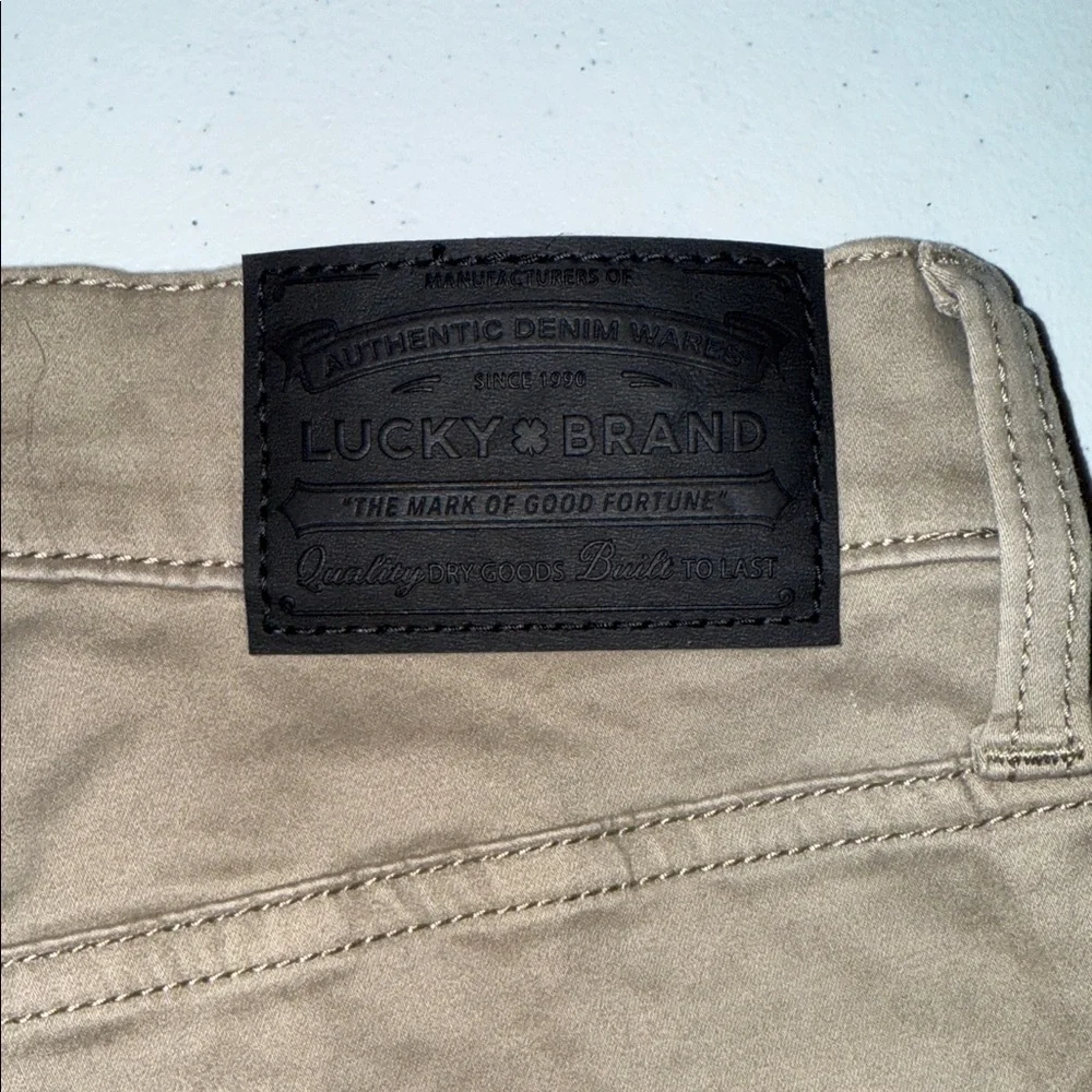 Lucky Brand Men's Khaki Chinos